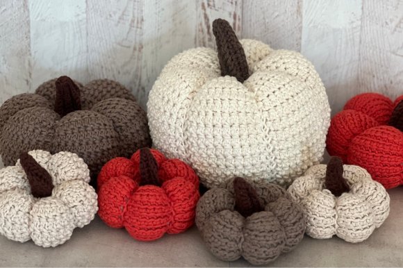 Crochet Pumpkin Pattern (by myoumaralie)
